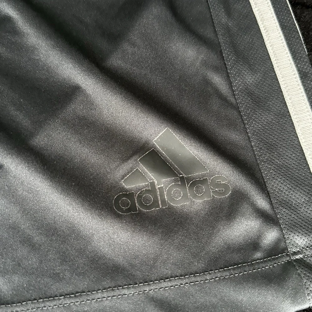 Adidas Climalite Men's M Medium Shorts Gray Black 3-Stripe Athletic Gym Running
